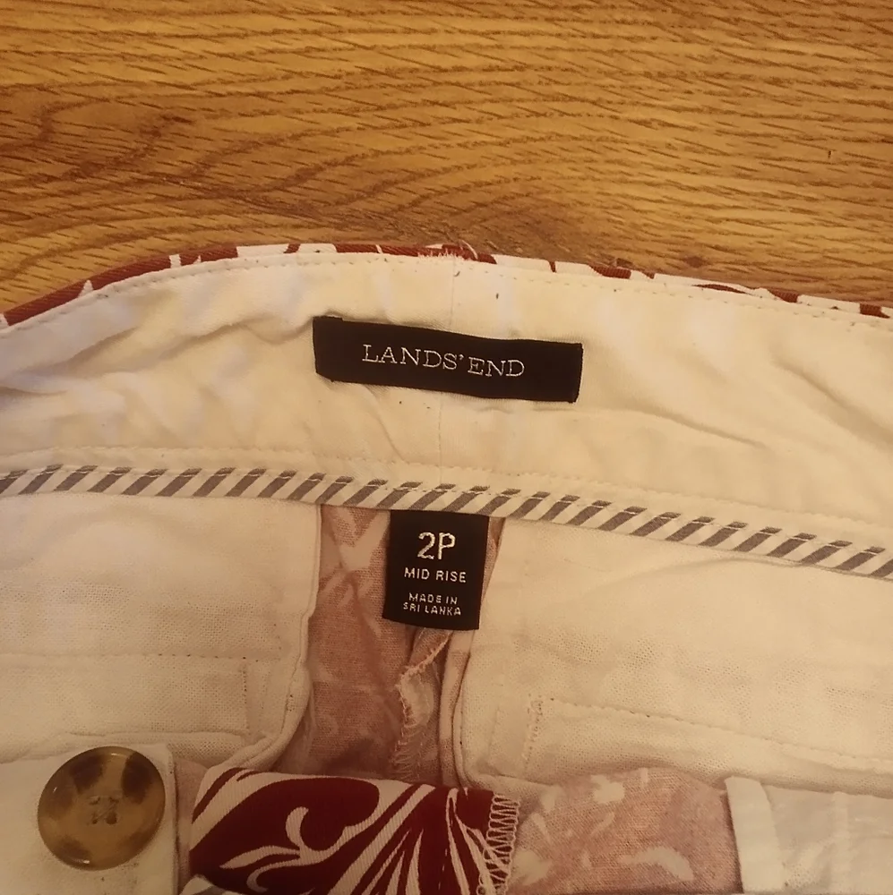 GUC LAnds end white and deep red shorts size 2P - Picture 5 of 5
